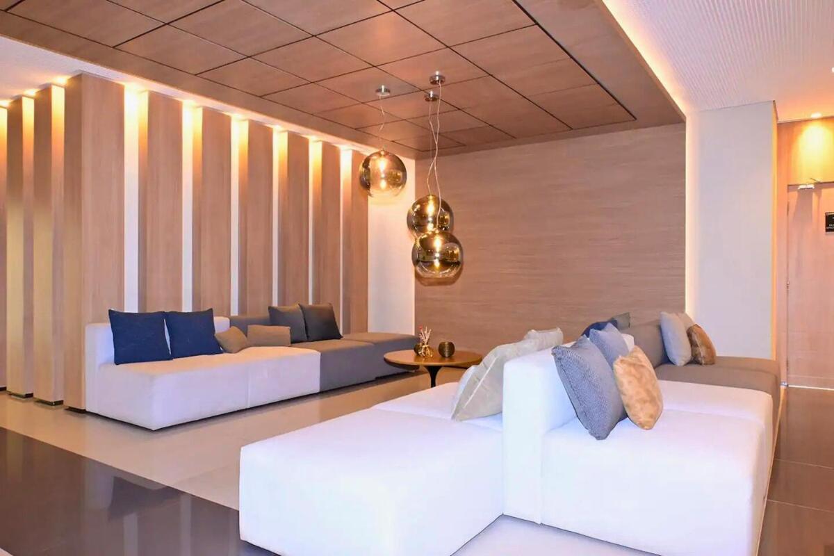 Apartment Ap 12º Andar, Proximo De Cgh E Vaga Com Manobrista